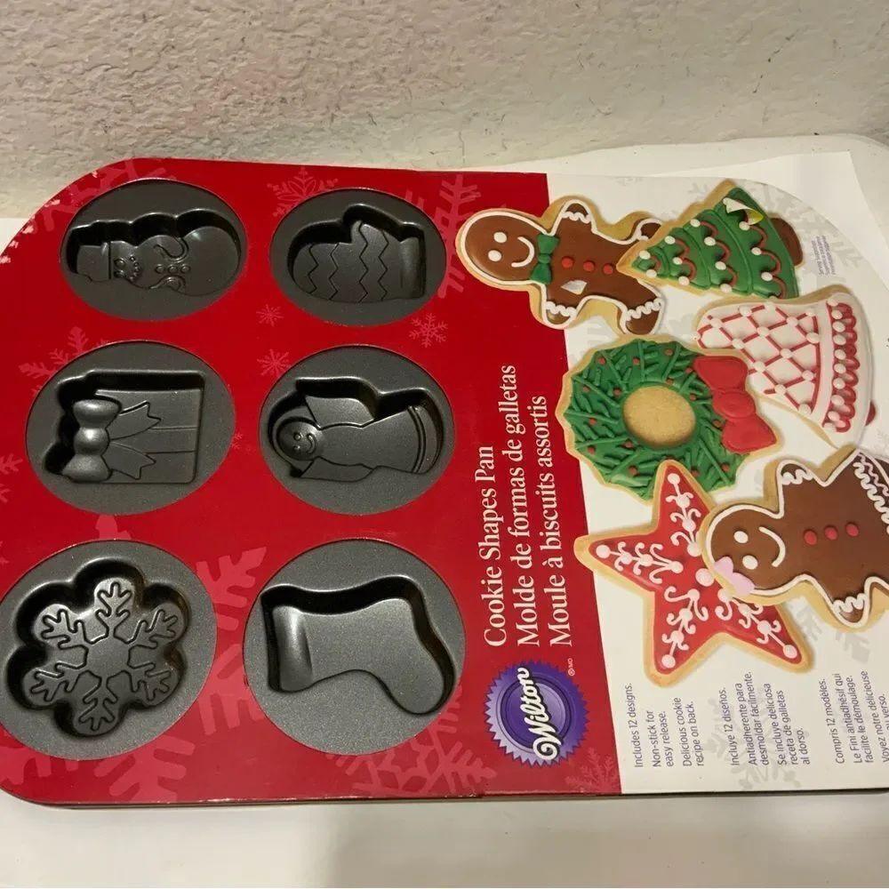 New Wilton Non-Stick Christmas Cookie Pan Holiday Shapes 12 Cavity A12